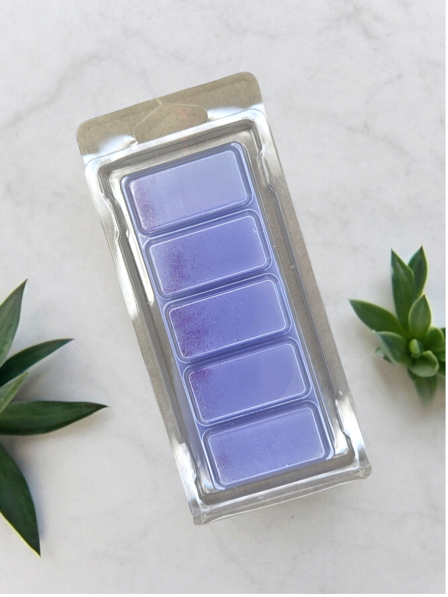 Grape bubblegum wax melt is a lovely fruity scent available for £2.49