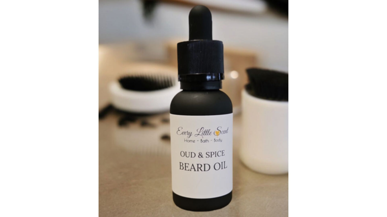 Every Little Scent has handmade this amazingly luxurious, moisturising beard oil and with its hint of masculine scents, picture shown is of a black glass dropper bottle with the logo label showing one of the many hint of scents that we do. Oud Spice is simular to a famous afterhave*