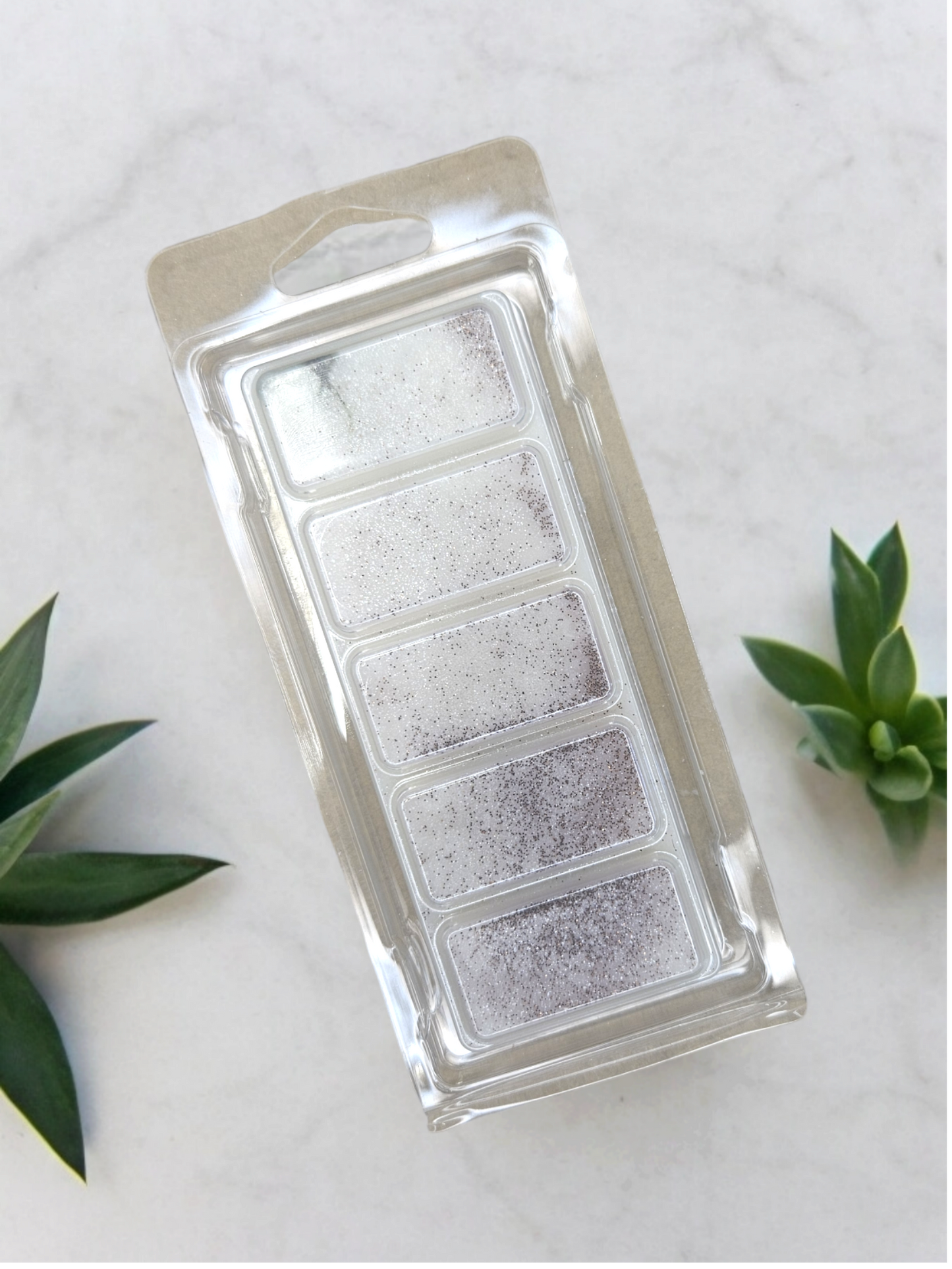 A great all rounder our highly scented Sandlewood and Vanilla wax melt