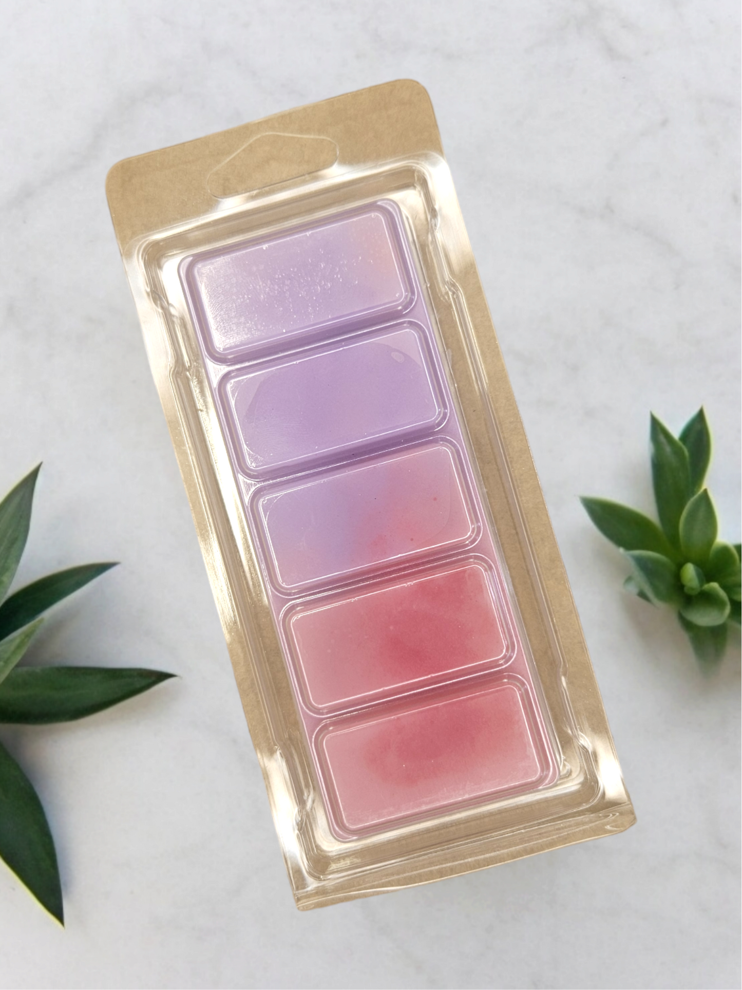 Beautiful fragrance of violet and Peony this snap bar is sure to delight at only £2.49