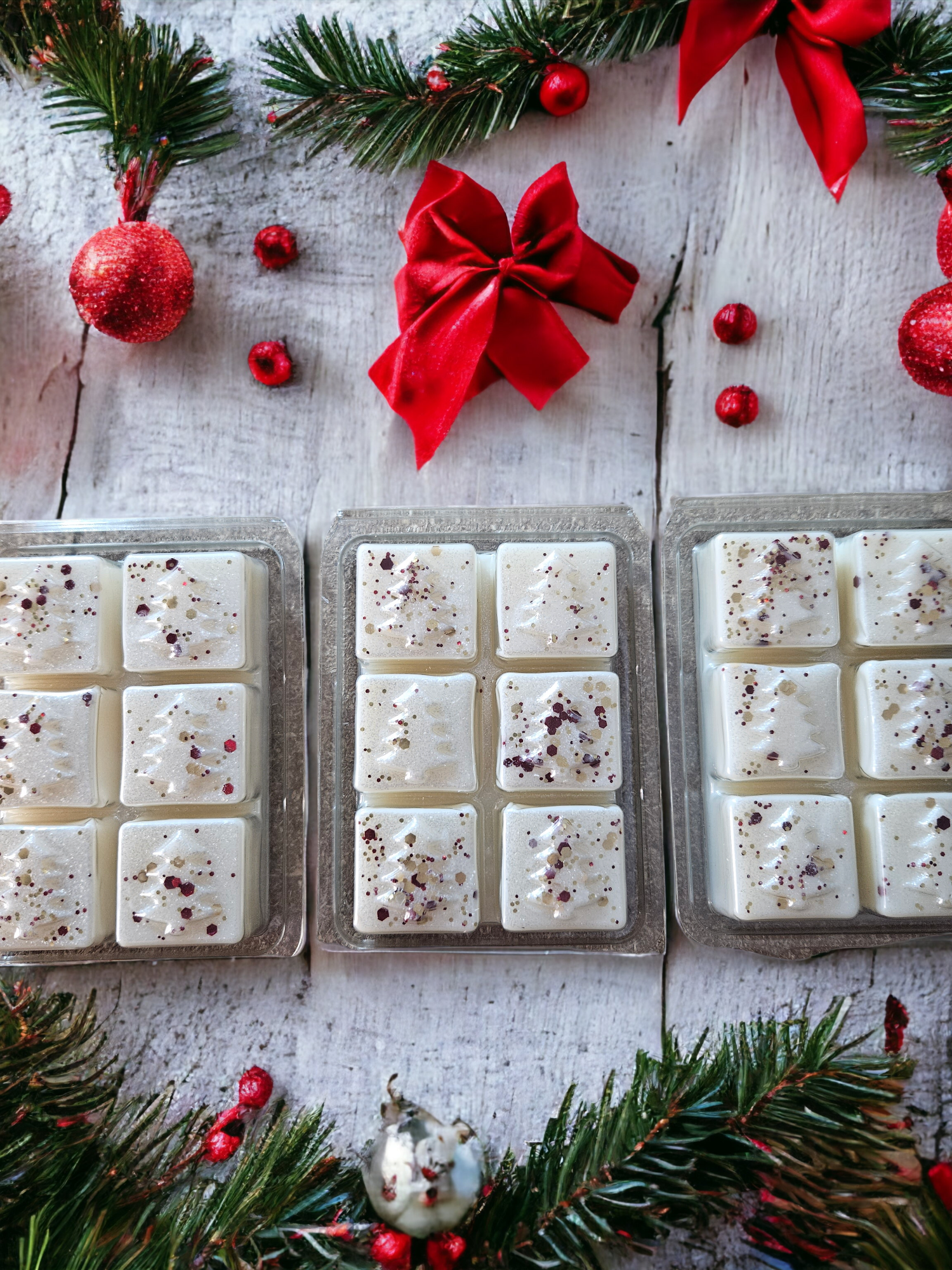 wax melt in cream with copper and red coloured glitter