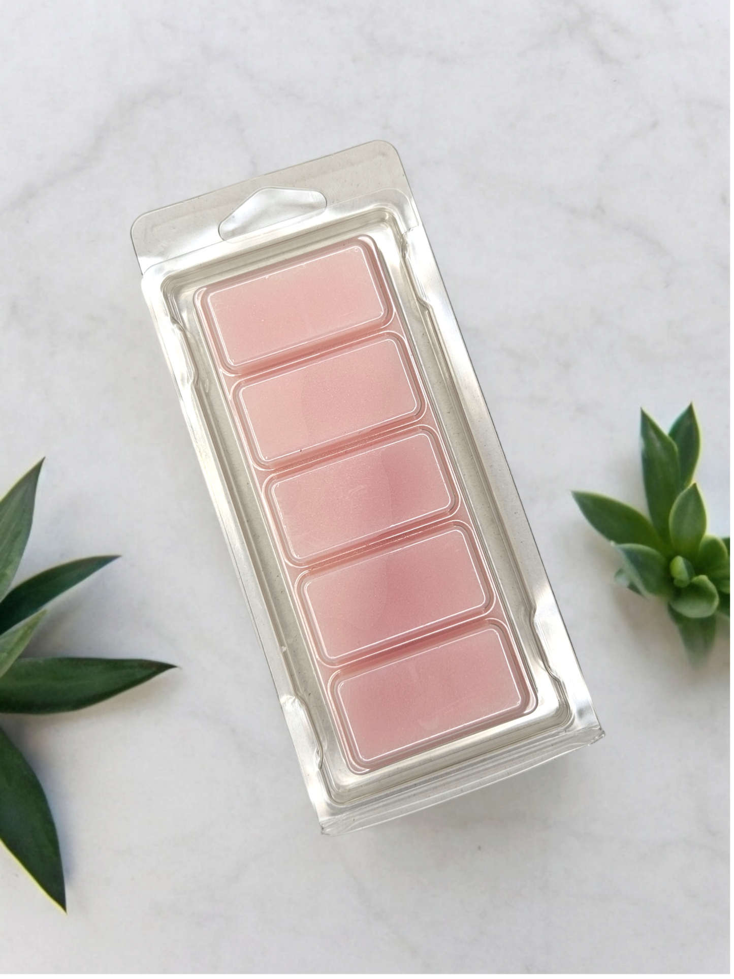 Our Classic wax melt snap bar is an elegant perfumed aroma