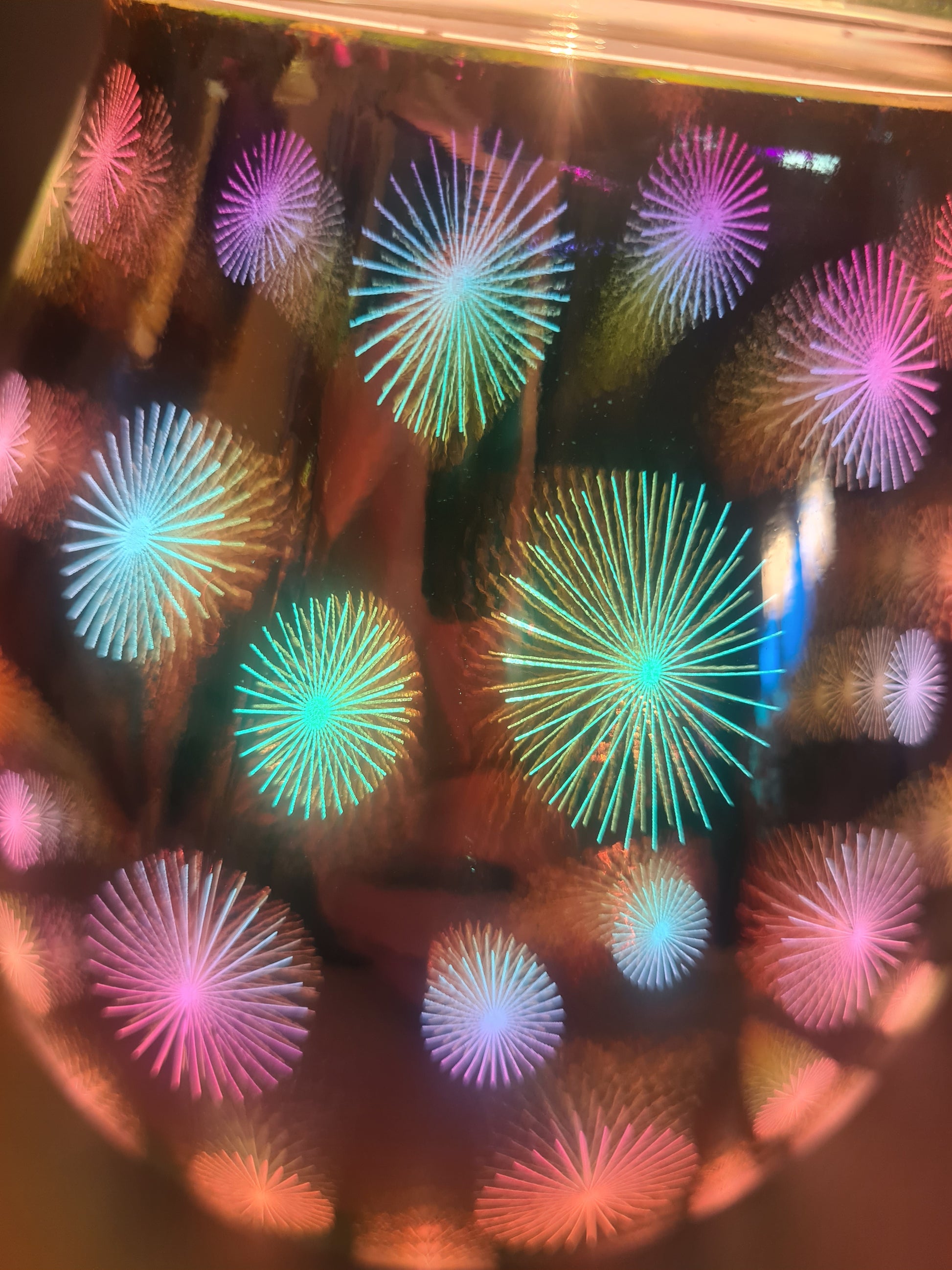 A close up view of the Starburst pattern on the electric warmer