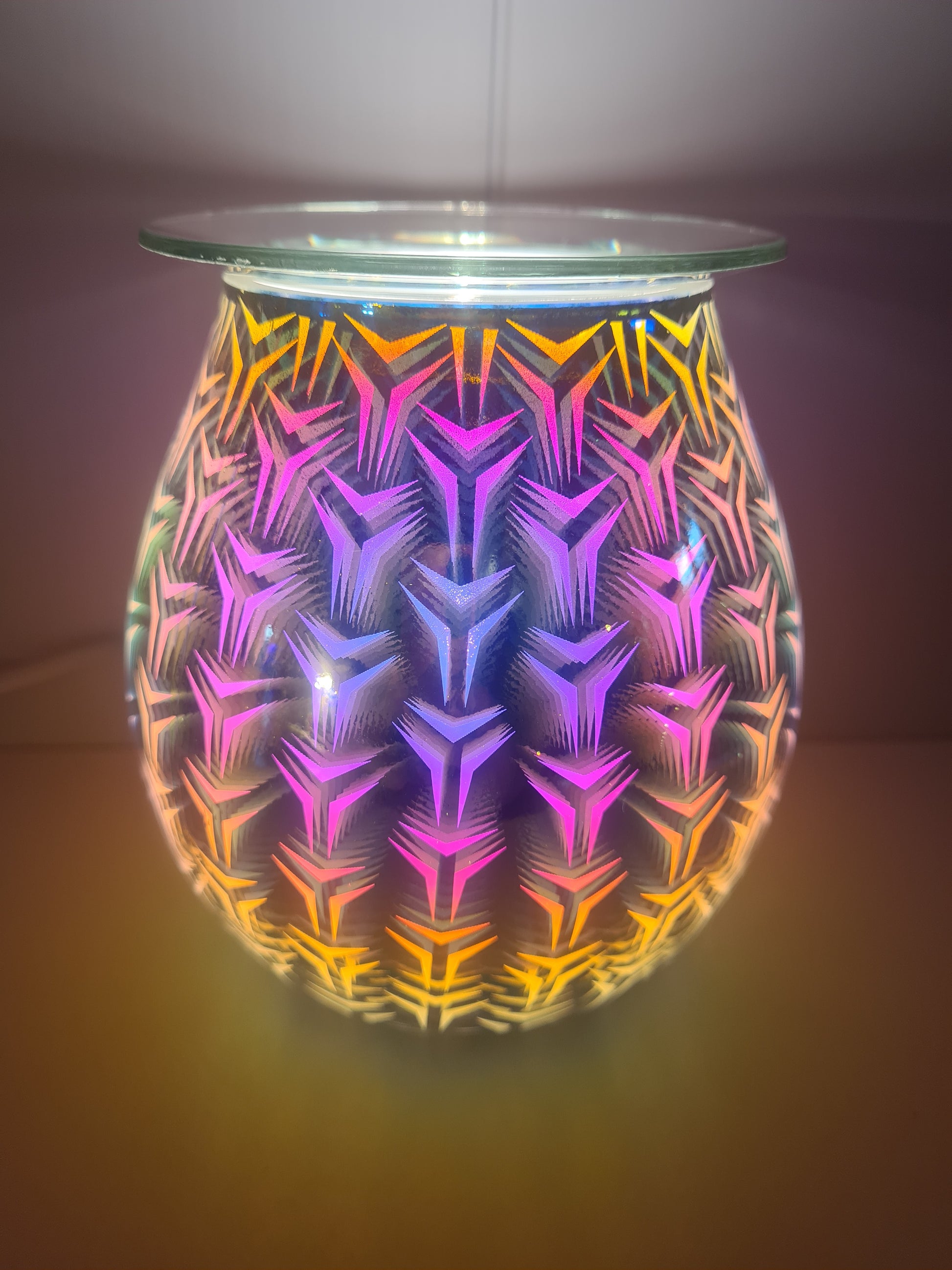 Geometric pattern design electric oil or wax warmer