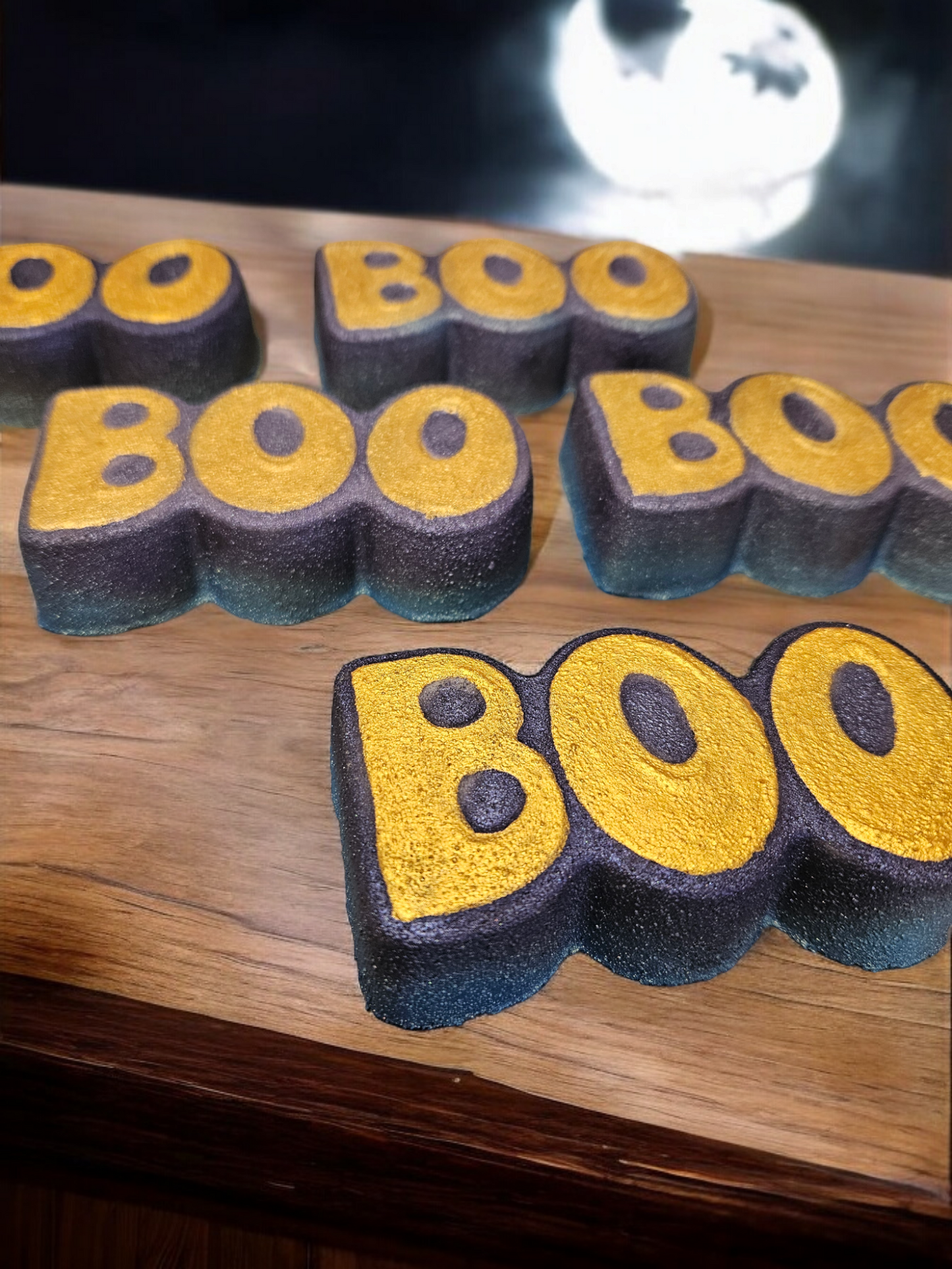 Soak in the atmosphere of Halloween with our Boo Bath bomb