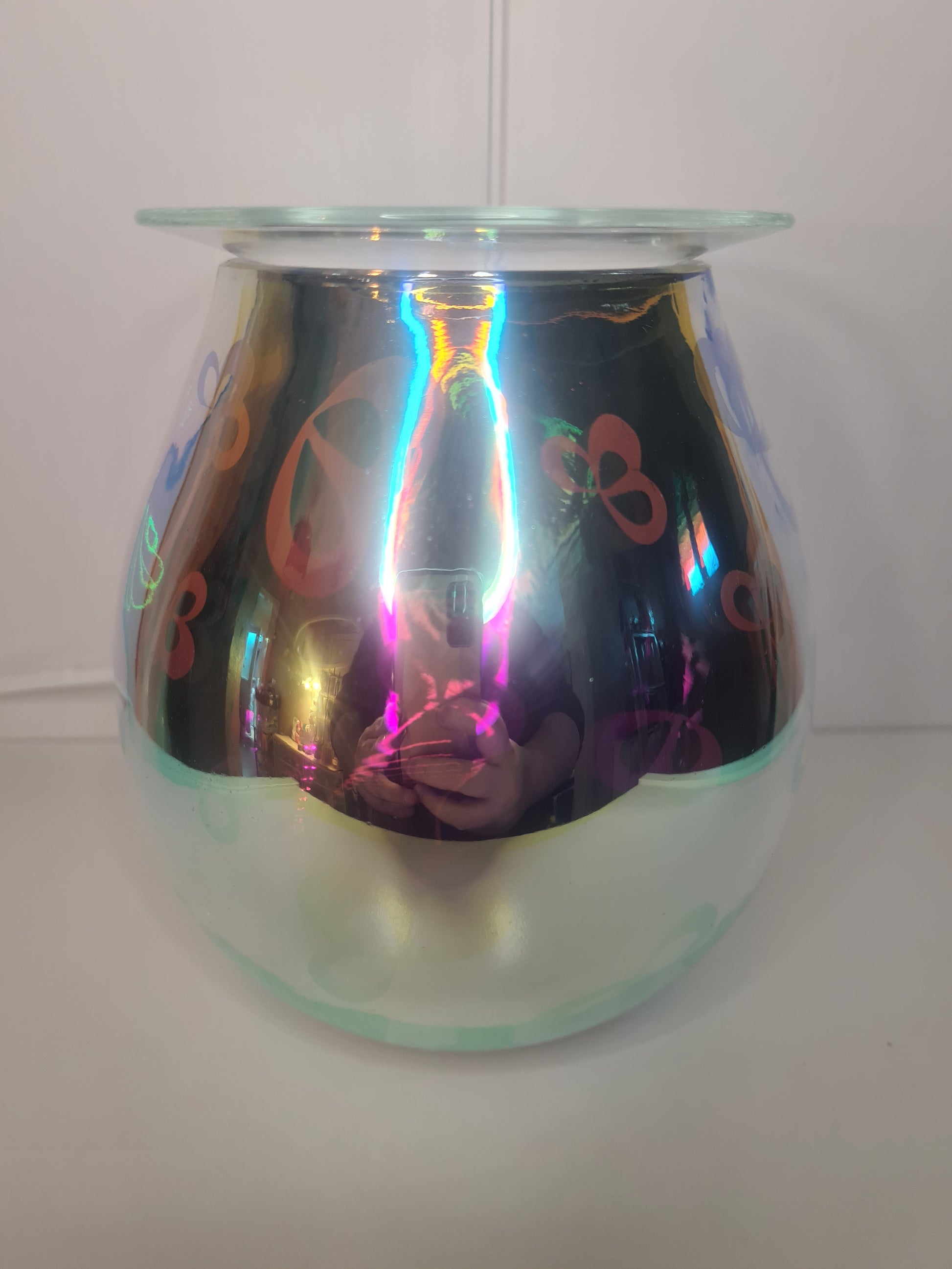 How the flower petal aroma lamp looks when not lit