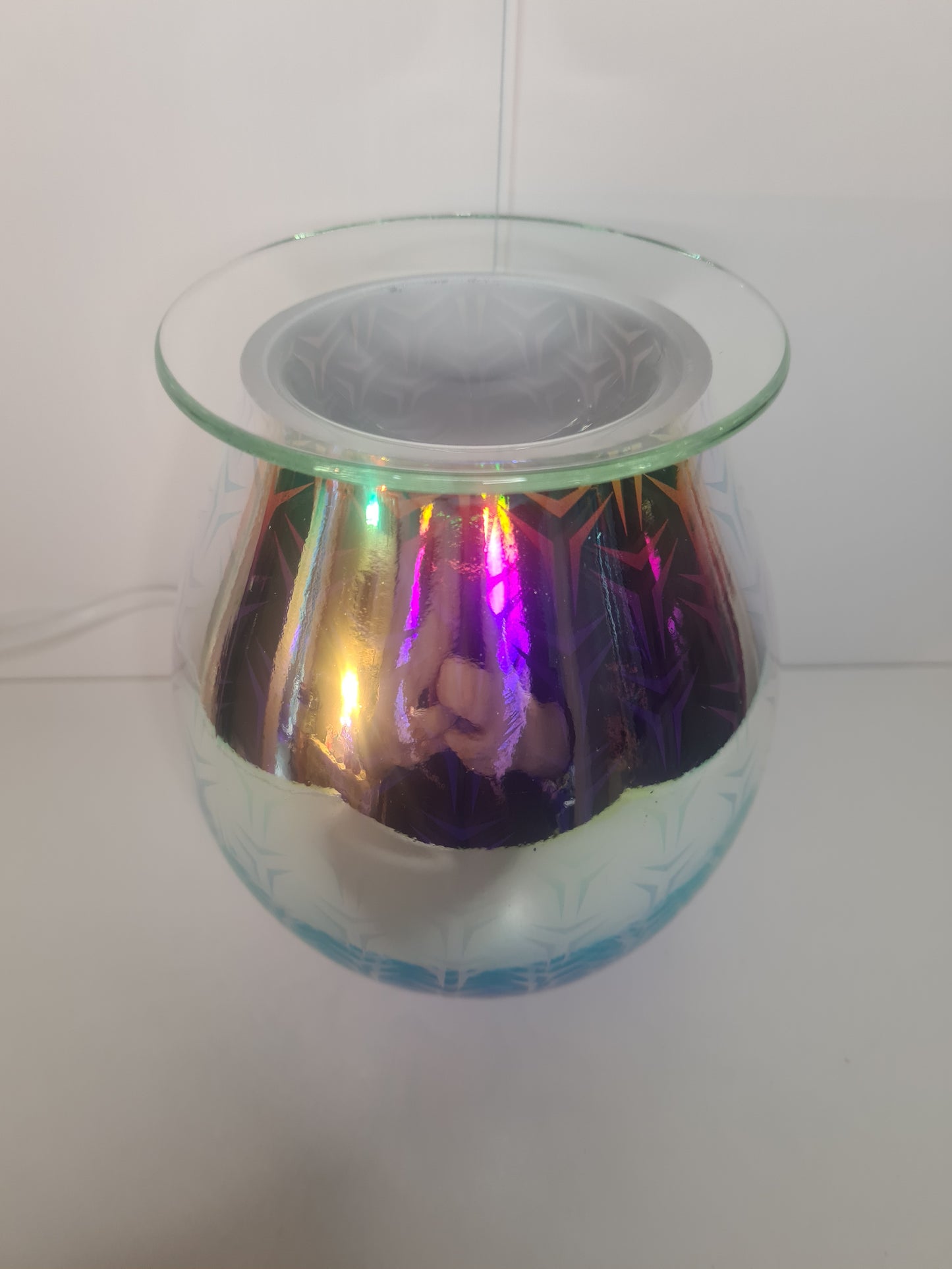 This is a few of the geometric oil and wax warmer aroma lamp unlit