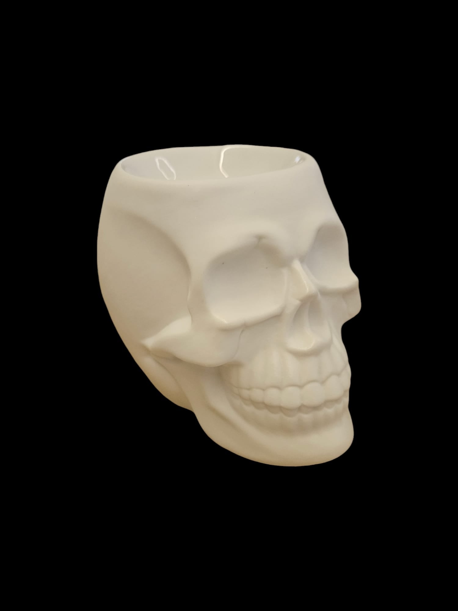 White skull shaped wax melter/oil burner /warmer 